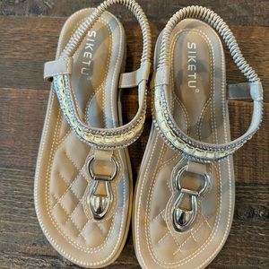 Siketu BRAND NEW sandals